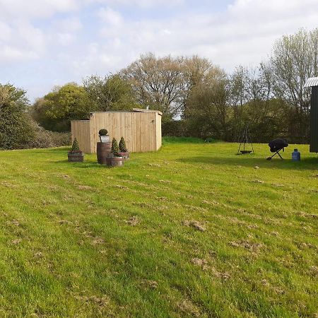 치펜햄 Glamping At The Retreat Wiltshire Is Rural Bliss 빌라 외부 사진