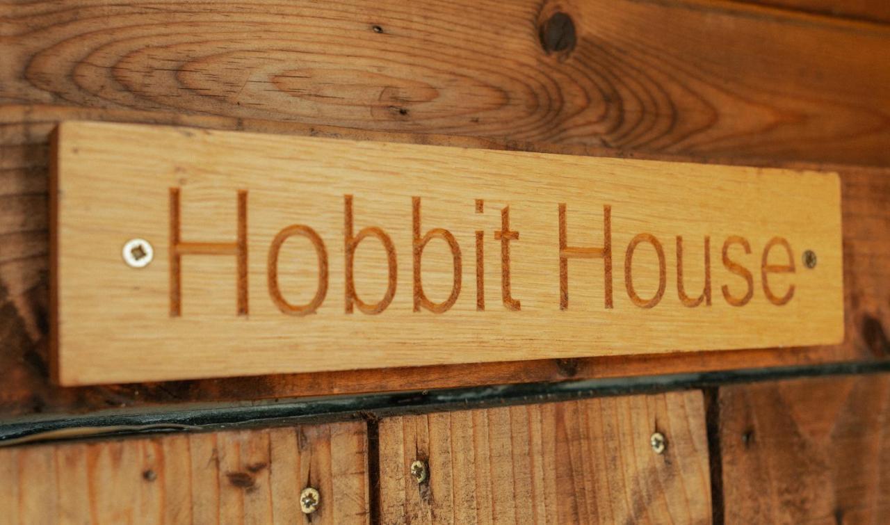 치펜햄 Glamping At The Retreat Wiltshire Is Rural Bliss 빌라 외부 사진